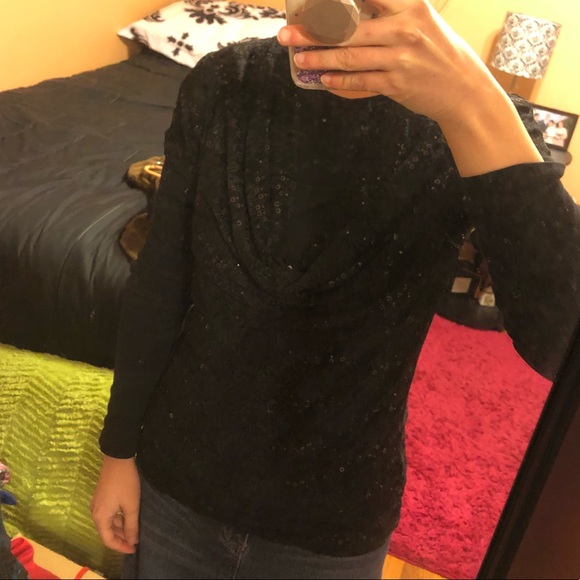 Black lace top with sequins - Picture 3 of 8